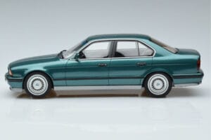 BMW M5 E34 Cecotto Edition Žalias Otto 1:18 OT968 Derva - nuotrauka 3 iš 6
