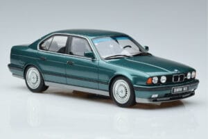 BMW M5 E34 Cecotto Edition Žalias Otto 1:18 OT968 Derva - nuotrauka 4 iš 6