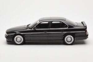 BMW M5 E34 Hartge H5 V12 Diamond Juodas Metallic Otto 1:18 OT362 Derva - nuotrauka 3 iš 6