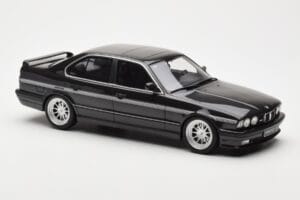 BMW M5 E34 Hartge H5 V12 Diamond Juodas Metallic Otto 1:18 OT362 Derva - nuotrauka 4 iš 6