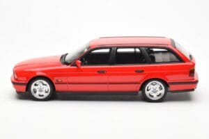 BMW M5 E34 Touring Raudonas Otto 1:18 OT951 Derva - nuotrauka 3 iš 6