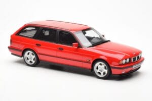 BMW M5 E34 Touring Raudonas Otto 1:18 OT951 Derva - nuotrauka 4 iš 6