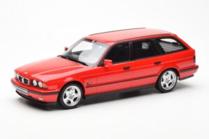 BMW M5 E34 Touring Raudonas Otto 1:18