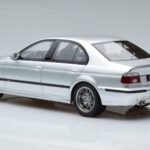 BMW M5 E39 Sidabrinis Otto 1:18 - image 5 of 7