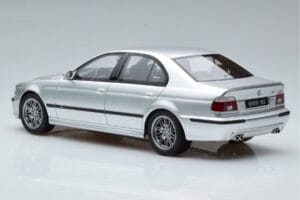 BMW M5 E39 Sidabrinis Otto 1:18 OT747B Derva - nuotrauka 5 iš 7