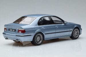 BMW M5 E39 Silverwater Mėlynas Otto 1:18 OT554 Derva - nuotrauka 2 iš 6