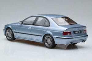 BMW M5 E39 Silverwater Mėlynas Otto 1:18 OT554 Derva - nuotrauka 5 iš 6