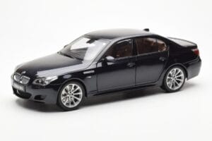BMW M5 E60 Carbon Juodas Kyosho 1:18