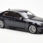 BMW M5 E60 Carbon Juodas Kyosho 1:18 - image 6 of 8