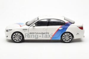 BMW M5 E60 Ring Taxi Nurburgring Kyosho 1:18 08593RT Metalas - nuotrauka 4 iš 8