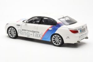 BMW M5 E60 Ring Taxi Nurburgring Kyosho 1:18 08593RT Metalas - nuotrauka 7 iš 8