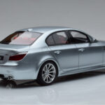 BMW M5 E60 Sidabrinis Otto 1:18 - image 2 of 6