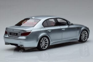 BMW M5 E60 Sidabrinis Otto 1:18 OT426 Derva - nuotrauka 2 iš 6