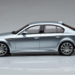 BMW M5 E60 Sidabrinis Otto 1:18 - image 3 of 6