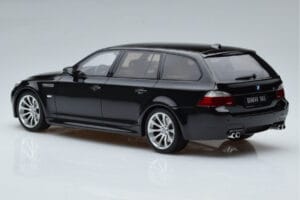 BMW M5 E61 Touring Juodas Otto 1:18 OT1020 Derva - nuotrauka 5 iš 6