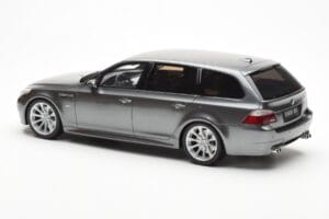 BMW M5 E61 Touring Pilkas Otto 1:18 OT189 Derva - nuotrauka 5 iš 6