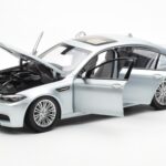 BMW M5 F10 Silverstone Sidabrinis Paragon 1:18 - image 2 of 8