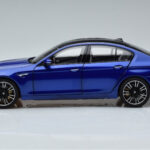 BMW M5 F90 Marina Bay Mėlynas Norev 1:18 - image 4 of 7