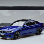 BMW M5 F90 Marina Bay Mėlynas Norev 1:18 - image 7 of 7