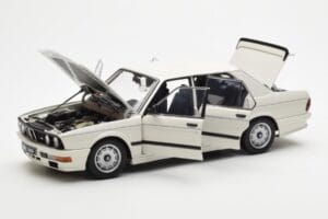 BMW M535i E28 Alpine Baltas AUTOart 1:18 75161 Metalas - nuotrauka 2 iš 10