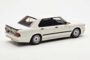 BMW M535i E28 Alpine Baltas AUTOart 1:18 75161 Metalas - nuotrauka 3 iš 10