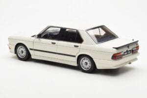 BMW M535i E28 Alpine Baltas AUTOart 1:18 75161 Metalas - nuotrauka 7 iš 10