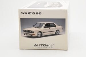 BMW M535i E28 Alpine Baltas AUTOart 1:18 75161 Metalas - nuotrauka 9 iš 10