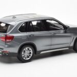 BMW X5 F15 Space Pilkas Paragon 1:18 - image 3 of 8