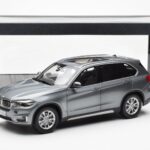 BMW X5 F15 Space Pilkas Paragon 1:18 - image 8 of 8