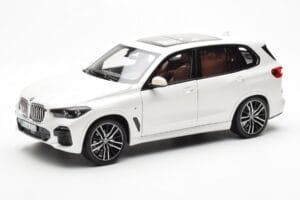 BMW X5 G05 Baltas Paragon 1:18