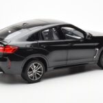 BMW X6 M F86 Sapphire Juodas Metallic Norev 1:18 - image 3 of 8