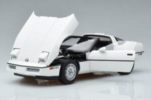 Chevrolet Corvette C4 Baltas AUTOart 1:18 71243 Metalas - nuotrauka 2 iš 8