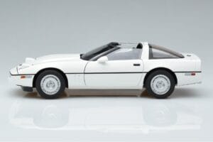 Chevrolet Corvette C4 Baltas AUTOart 1:18 71243 Metalas - nuotrauka 4 iš 8