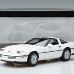 Chevrolet Corvette C4 Baltas AUTOart 1:18 71243 Metalas - image 8 of 8