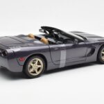 Chevrolet Corvette C5 Kabrioletas Violetinis Perlas Metalinis UT Models 1:18 - image 2 of 6