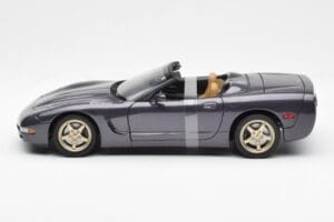 Chevrolet Corvette C5 Kabrioletas Violetinis Perlas Metalinis UT Models 1:18 21010 Metalas - nuotrauka 3 iš 6