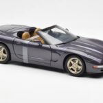 Chevrolet Corvette C5 Kabrioletas Violetinis Perlas Metalinis UT Models 1:18 - image 4 of 6