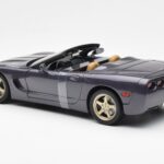 Chevrolet Corvette C5 Kabrioletas Violetinis Perlas Metalinis UT Models 1:18 - image 5 of 6