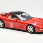 Chevrolet Corvette C5 Hardtop Raudonas UT Models 1:18 - image 4 of 6