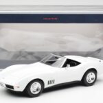 Chevrolet Corvette C3 Kabrioletas Can-Am Baltas Norev 1:18 - image 6 of 6
