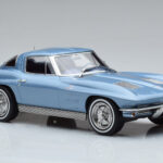 Chevrolet Corvette C2 Sting Ray Mėlynas Norev 1:18 - image 4 of 6