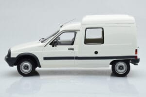 Citroen C15 D Baltas Otto 1:18 OT956 Derva - nuotrauka 3 iš 6