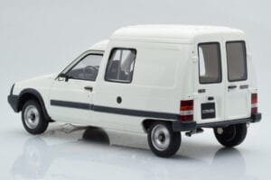 Citroen C15 D Baltas Otto 1:18 OT956 Derva - nuotrauka 5 iš 6