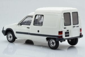 Citroen C15 E Baltas Otto 1:18 OT956B Derva - nuotrauka 4 iš 6