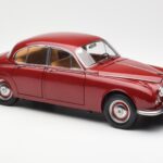 Daimler 250 V8 Raudonas Paragon 1:18 - image 6 of 8