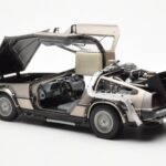 DeLorean DMC-12 Time Machine Back to the Future Sidabrinis Sun Star 1:18 - image 7 of 8