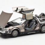 DeLorean DMC-12 Time Machine Back to the Future Sidabrinis Sun Star 1:18 - image 8 of 8