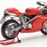 Ducati 999 Raudonas Minichamps 1:12 - image 3 of 4