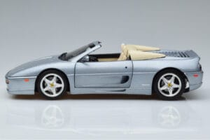 Ferrari F355 Spider Hot Wheels 1:18 23907 Metalas - nuotrauka 4 iš 7