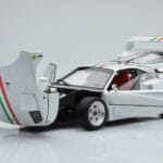 Ferrari F40 Perlamutro Balta Italy Kyosho 1:18 - image 2 of 8